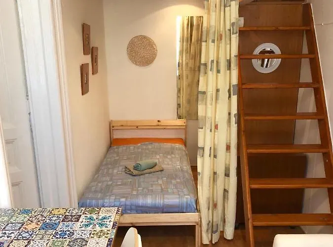 Zen By Market Hostel