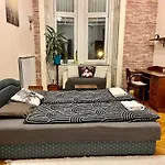 Zen By Market Hostel *