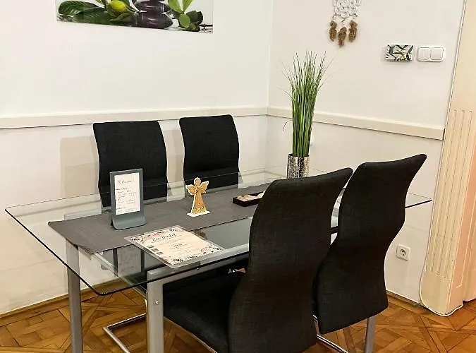 Zen By Market Hostel