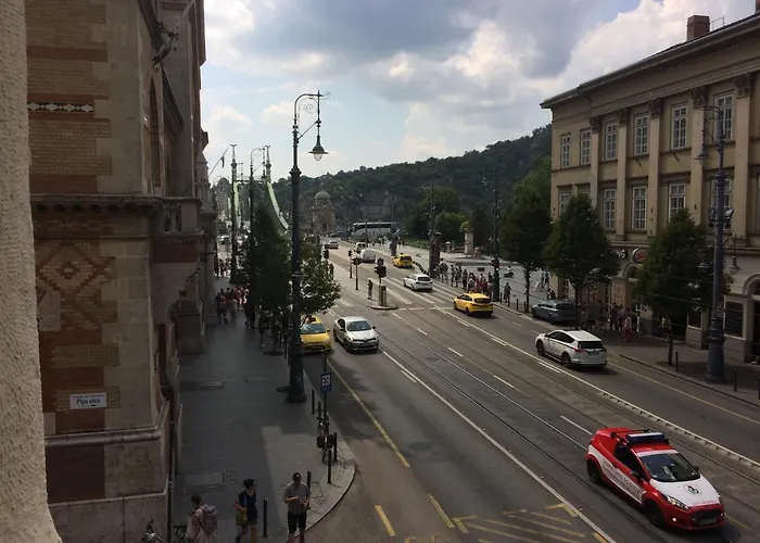 Zen By Market Hostel