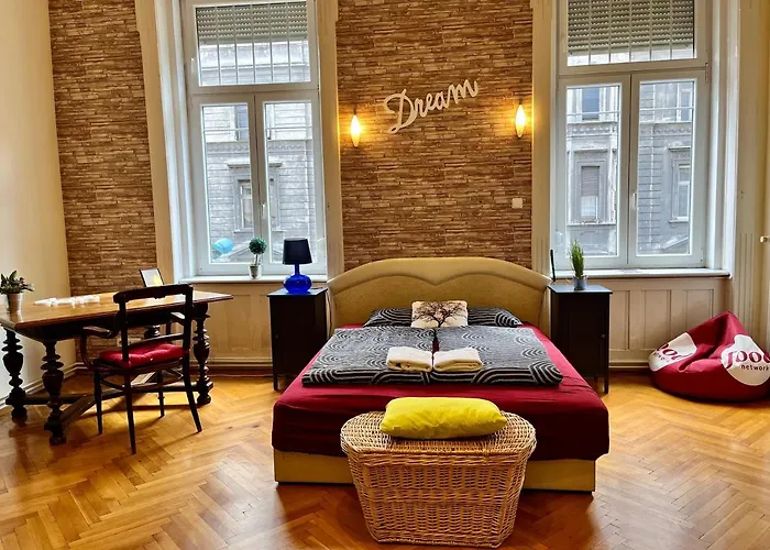 Zen By Market Hostel *