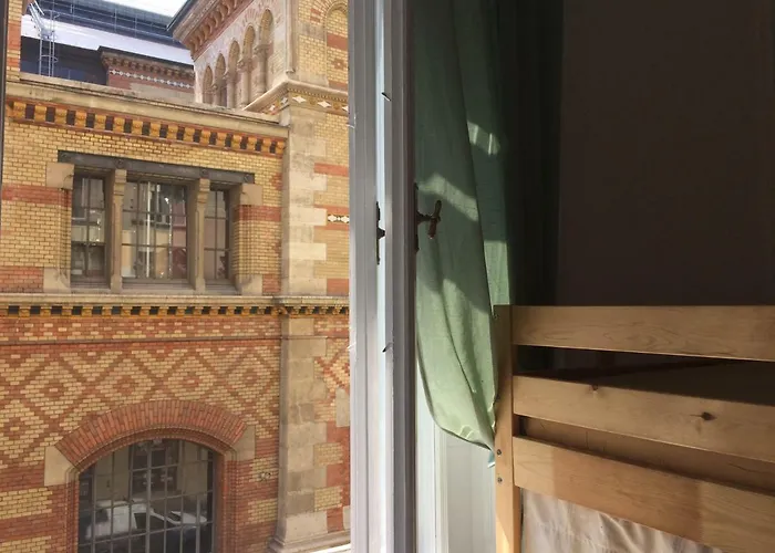 Zen By Market Hostel *