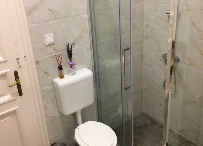 Zen By Market Hostel *