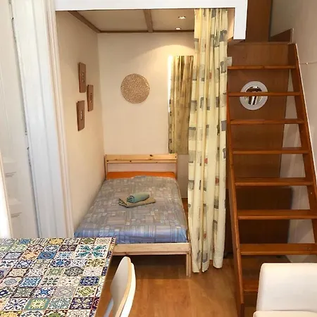 Zen By Market Hostel