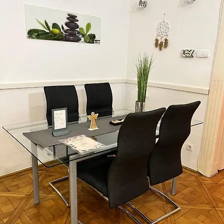 Zen By Market Hostel